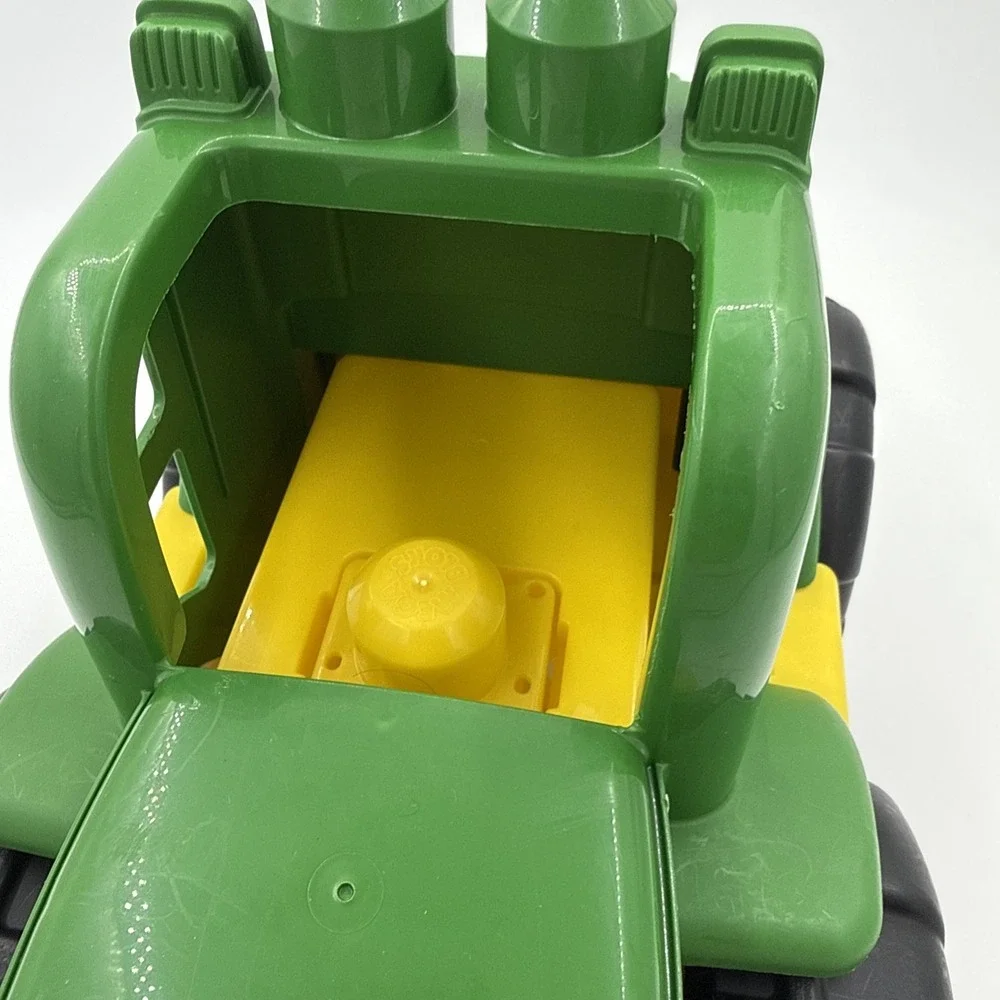 John Deere Mega Bloks Big Blocks Lil' Tractor Toy Green/Yellow With Boy
